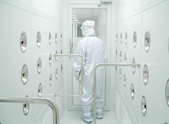 Sampul artikel Air Shower Peralatan Terdepan dalam Melindungi Clean Room dari Kontaminasi