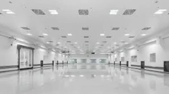 Sampul artikel Memilih Sistem Pencahayaan yang Tepat untuk Cleanroom