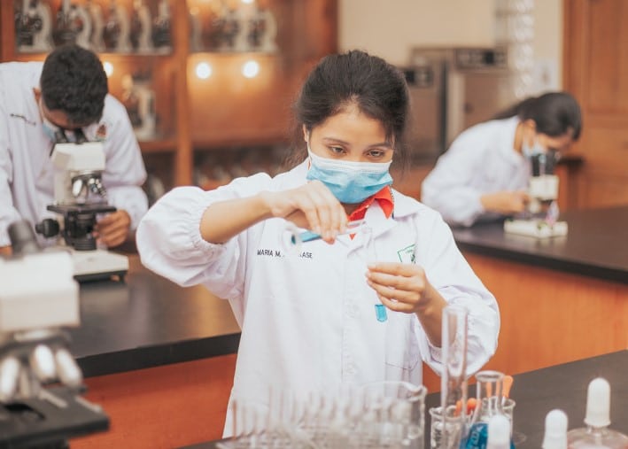 Sampul artikel Peran Fume Hood dalam Menjaga Keselamatan Lingkungan Kerja