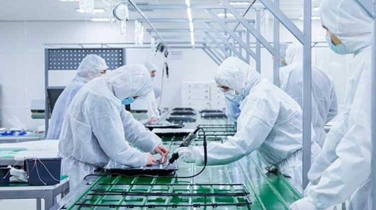 Sampul artikel Tips Efektif Mengatasi Kontaminasi dan Menjaga Kualitas di Clean Room Produksi Semikonduktor