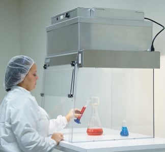Sampul artikel Mengulik Penggunaan Clean Laminar Flow Hood di Dunia Mikroelektronika