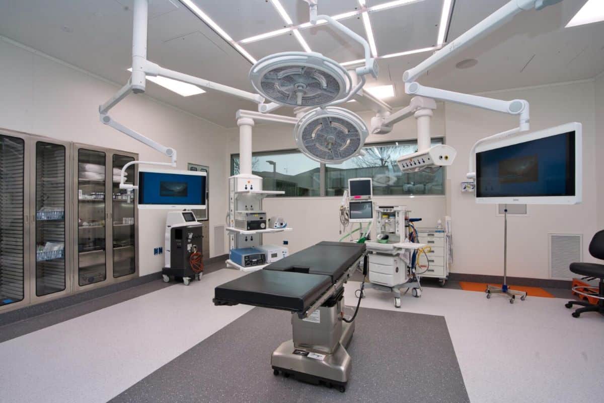 Operating Theater untuk Ruang Bedah dan Berbagai Fasilitas dengan Kesterilan Tinggi