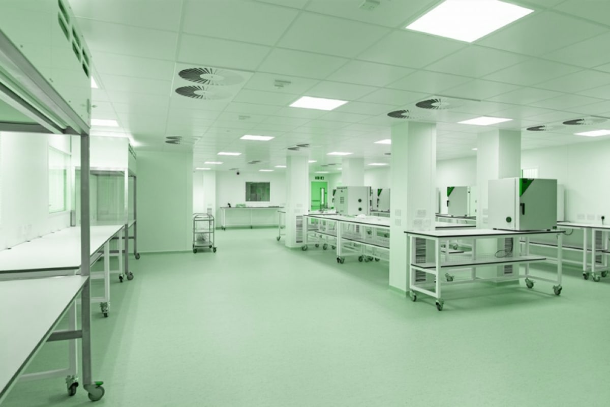 Penggunaan Clean Room Sebagai Solusi Utama untuk Lingkungan Produksi yang Steril dan Terjamin