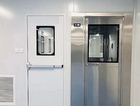 Sampul artikel Memahami Standar Kebersihan Clean Room dengan Air Shower Otomatis