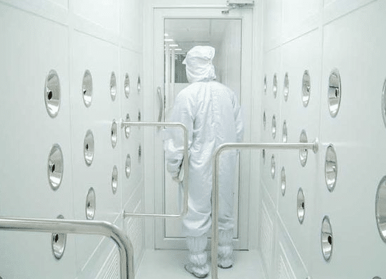 Sampul artikel Peran Air Shower Otomatis dalam Menjamin Standar Kebersihan Clean Room