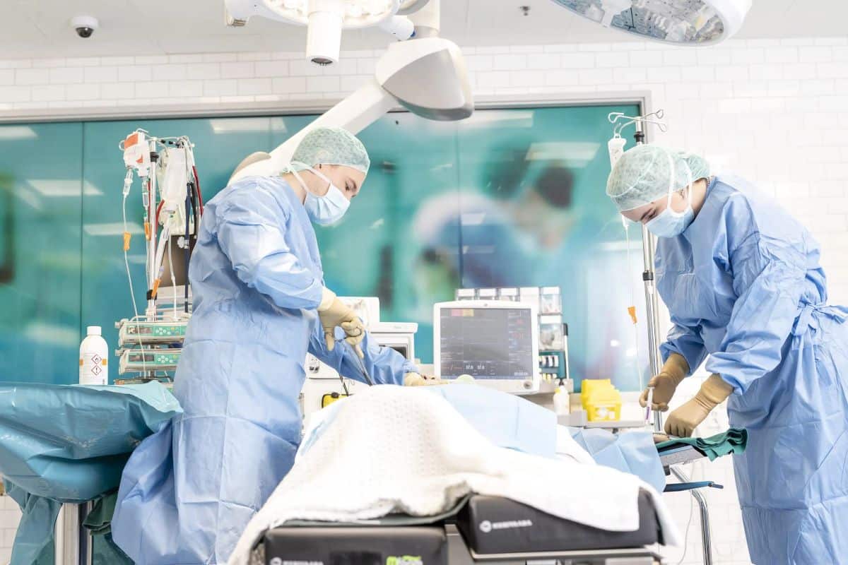Surgical Cleanroom Design: Standar Kebersihan dan Regulasi yang Harus Dipahami