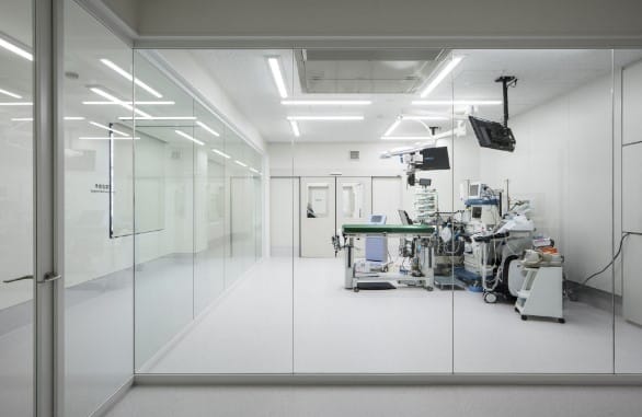 Sampul artikel Teknologi Cleanroom Terkini untuk Ruang Operasi yang Lebih Aman