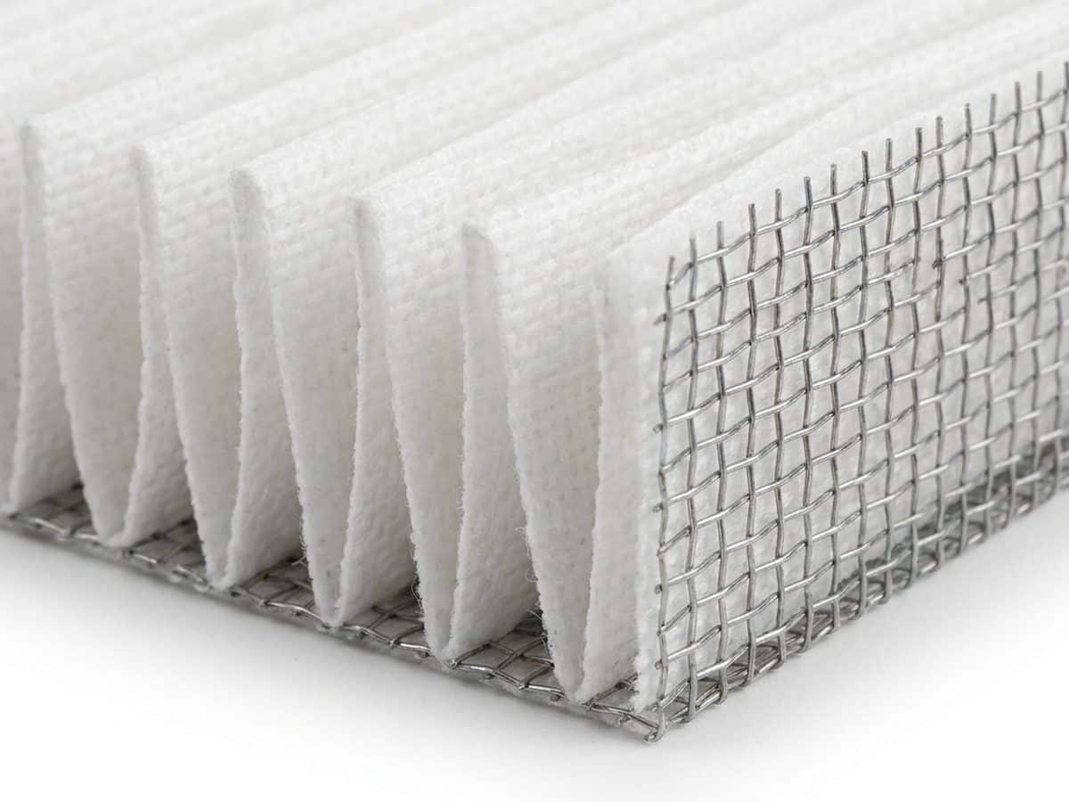 Detail media pre-filter pleated untuk sistem HVAC cleanroom